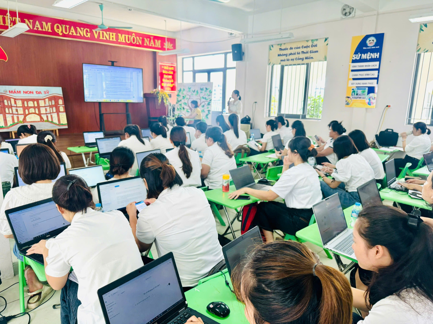 z7011093275049 84f19730278b71533d040ffb556beff8